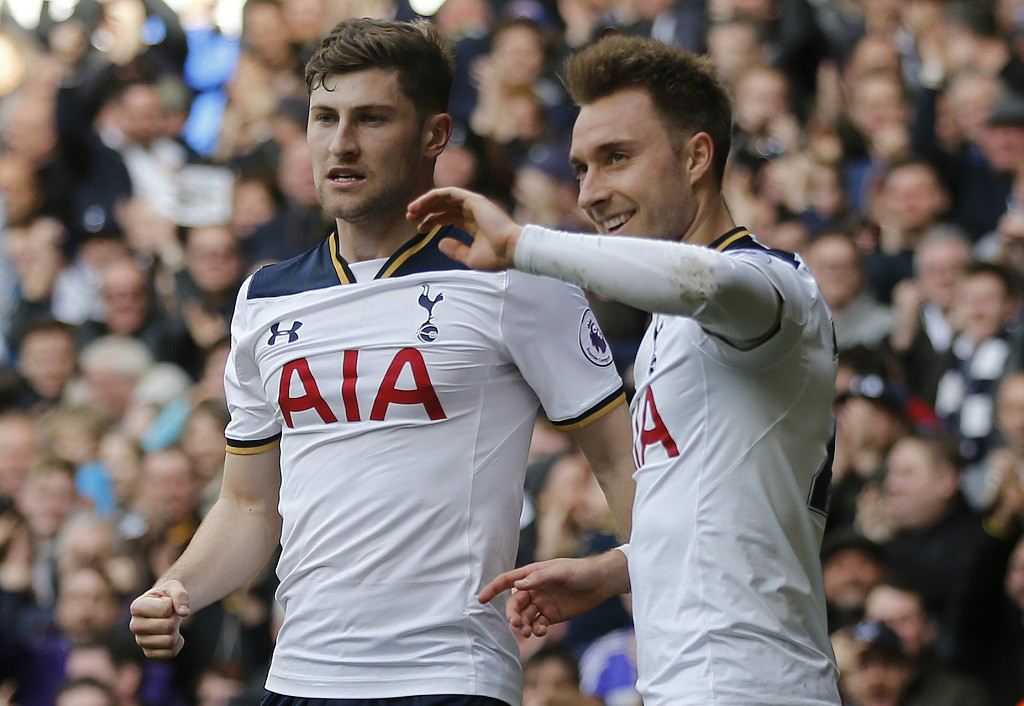 Penggemar taruhan langsung takjub melihat Tottenham mendapatkan kemenangan 1-3 meskipun didominasi oleh Swansea di babak pertama