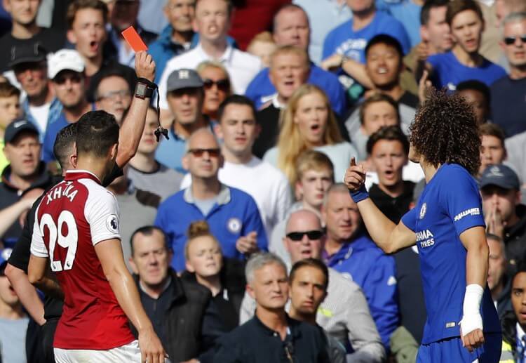 Cuộc đua đến ngôi đầu của Chelsea và Arsenal đã lệch hướng khi họ chia điểm với nhau