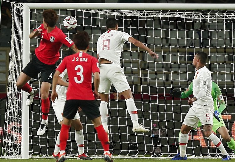 Kim Min-Jae heads home during South Korea's game vs China in the AFC Asian Cup