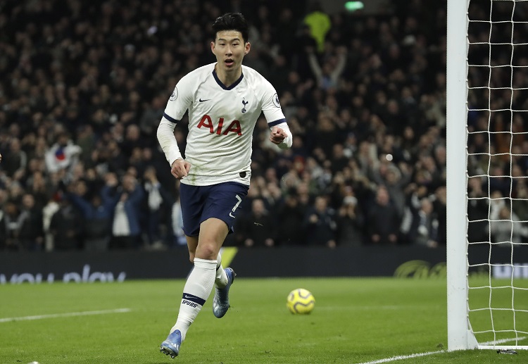 Premier League: Tottenham chủ động dồn ép đối phương ngay từ những phút đầu tiên.