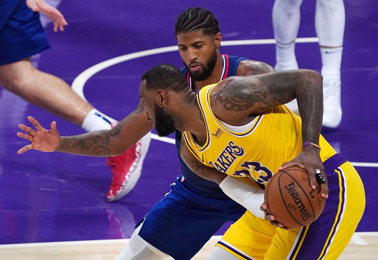 Paul George phả hỏng ngày mở màn mùa giải của ĐKVĐ NBA Los Angeles Lakers.