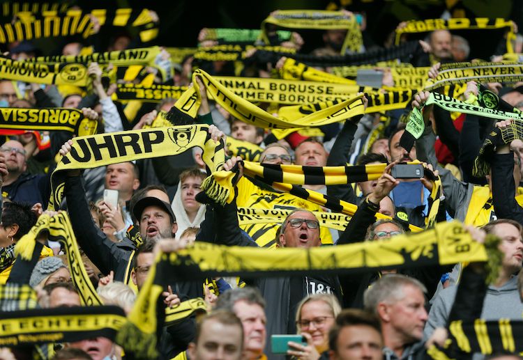 Dortmund kém vị trí đầu bảng tại Bundesliga 2021 của Bayern duy nhất 1 điểm.