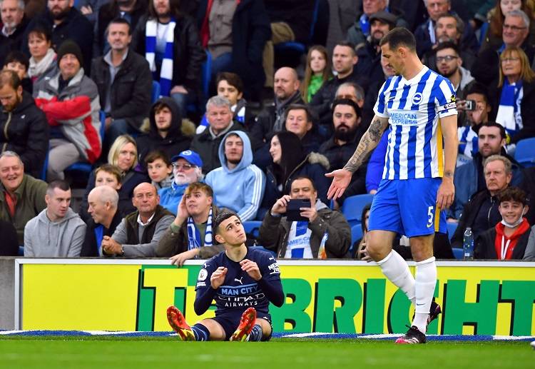 Lewis Dunk has an 85% pass accuracy vs Man City during their Premier League match