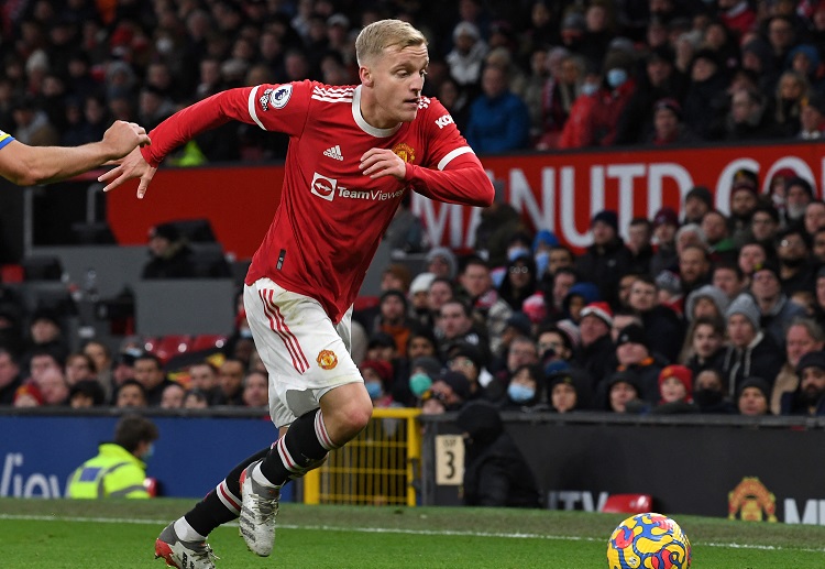 Will Donny van de Beek excel in the next Premier League season with the Red Devils under his former manager?