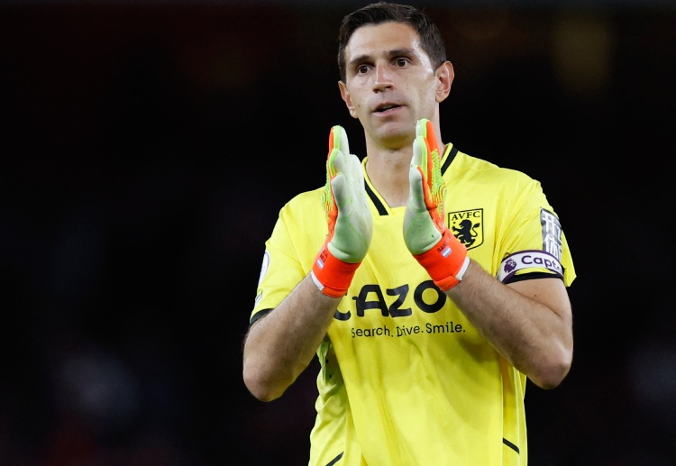 Demi bersaing di Premier League, Manchester United incar Emiliano Martinez