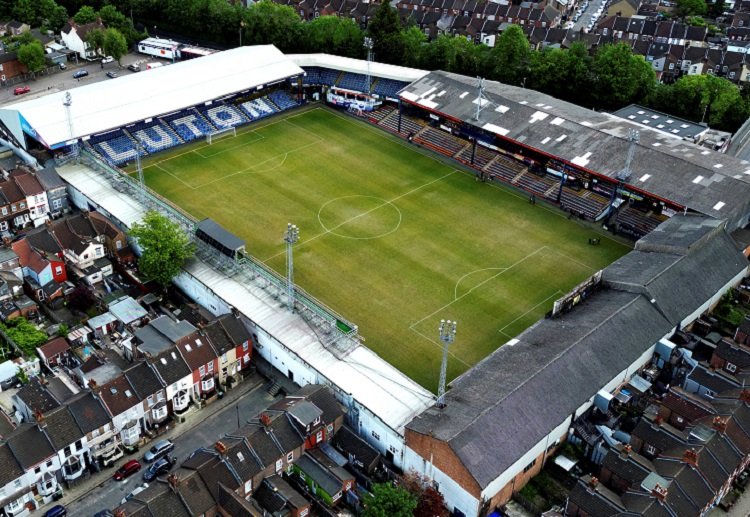 Stadion Luton perlu direnovasi  