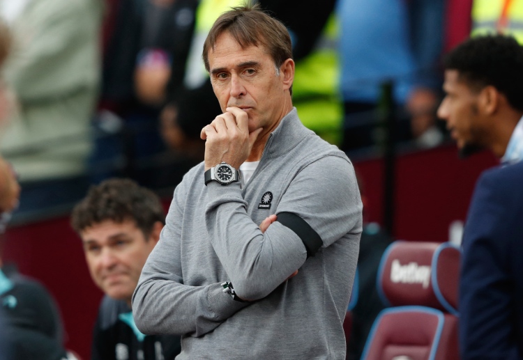 West Ham’s manager Julen Lopetegui reacts in their Premier League match against Manchester United