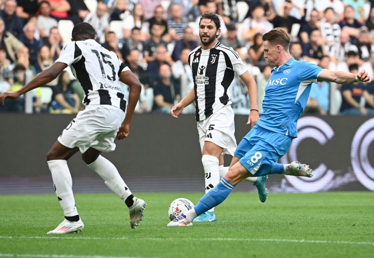 Napoli's Scott McTominay almost scored against Juventus in the Serie A