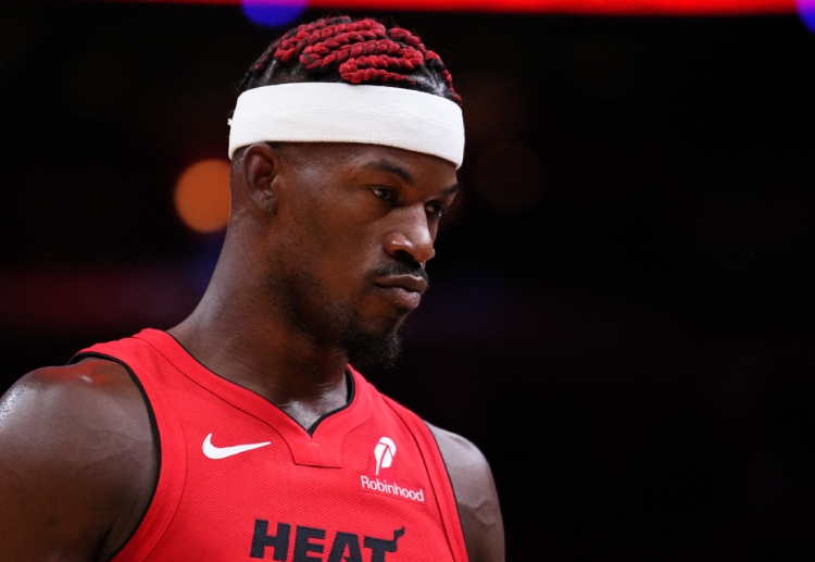 NBA: Butler úp rổ cân bằng điểm số cho Heat khi trận đấu chỉ còn hơn 4 giây